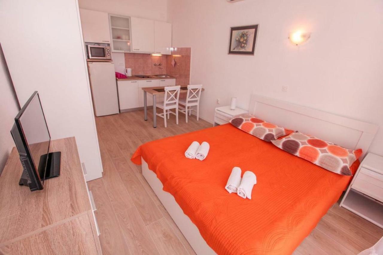 Apartments Toni Two Igrane Kültér fotó